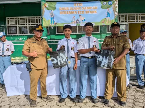 Launching Eco Spark team SMKN 1 Pangkalan Lada